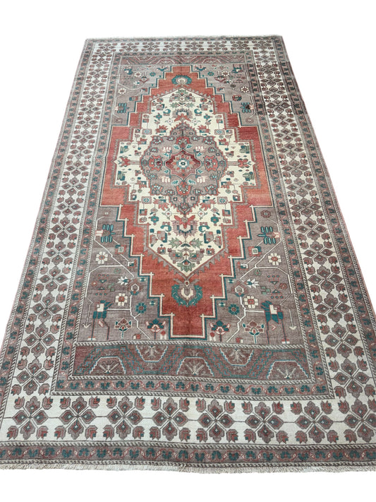 Turkish Taspinar, 5.6 x 10.4