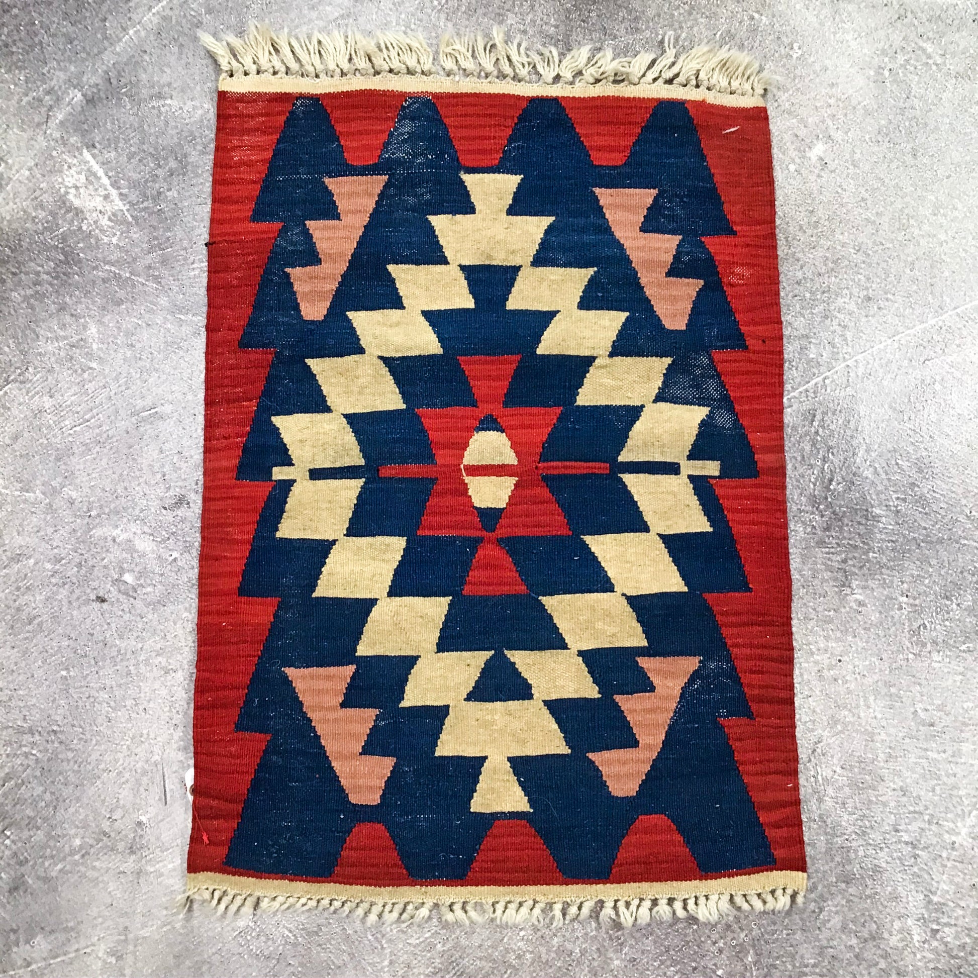 Handcrafted Kilim, 2.1 x 3.3