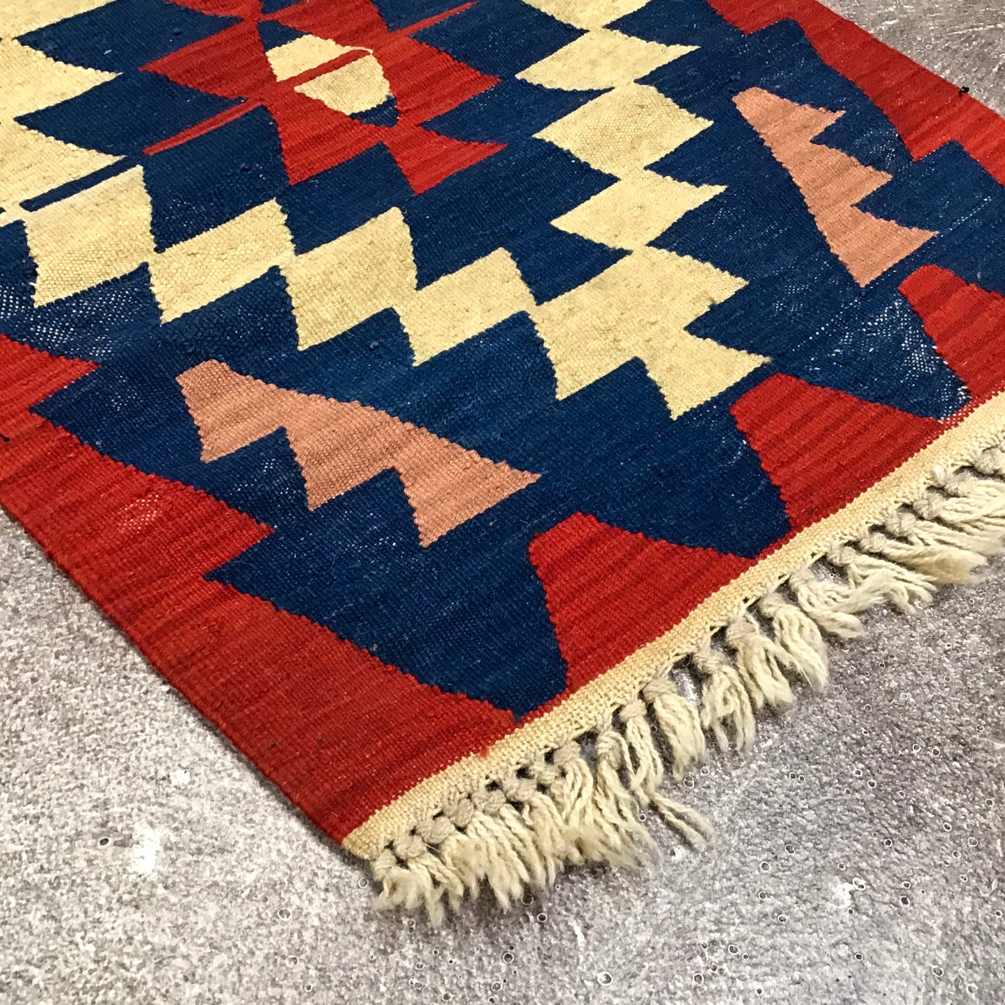 Handcrafted Kilim, 2.1 x 3.3